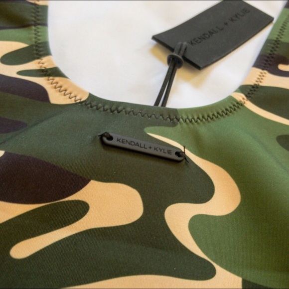 Kendall+Kylie Camo Onepiece swimsuit - Picture 4 of 7